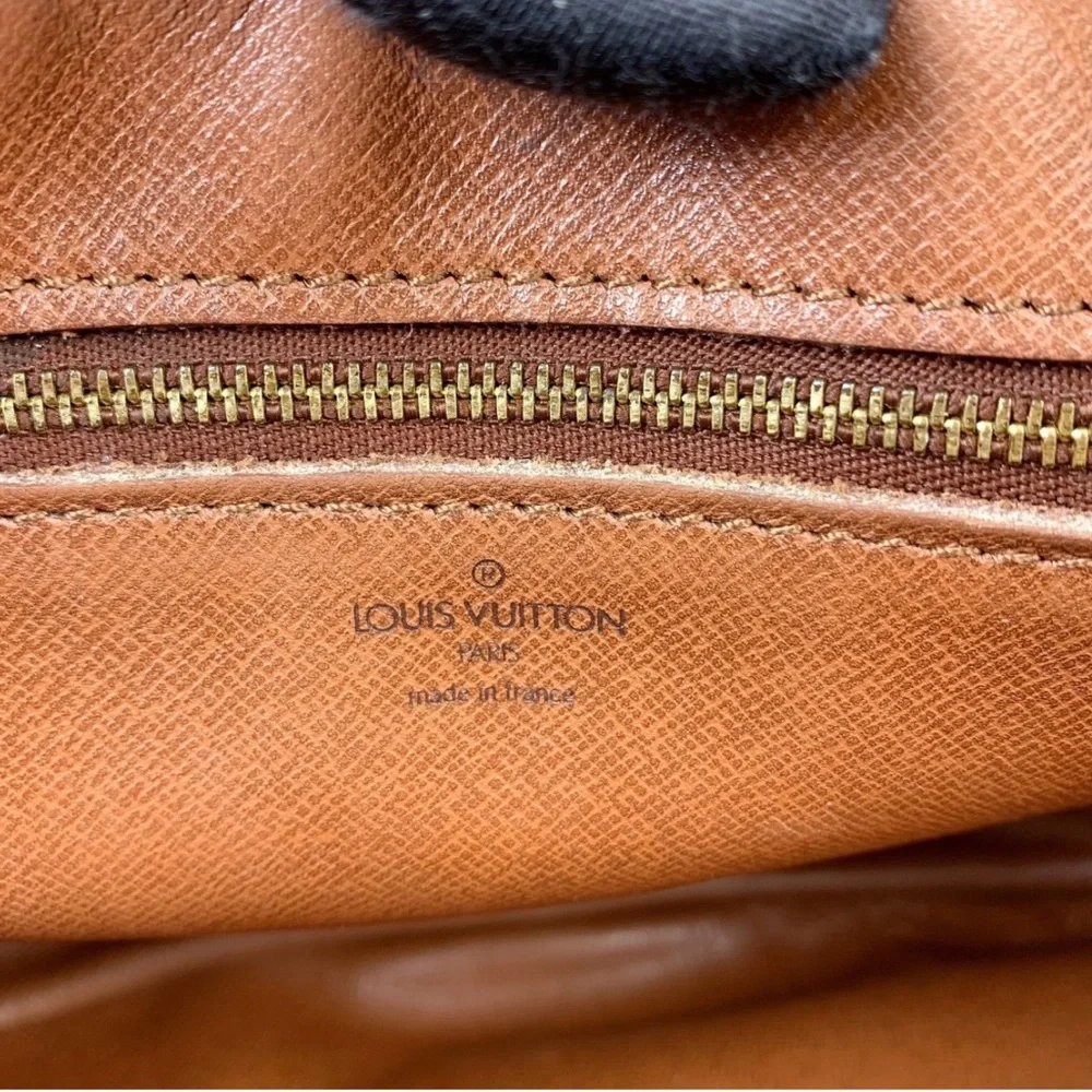 Louis Vuitton Bag - Picture 9 of 10